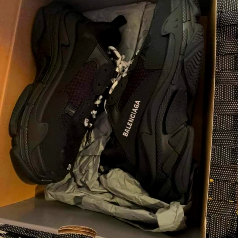 Shoes - Picture 3 of 3